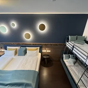 Stadt Muenchen 4*, Düsseldorf Almanya